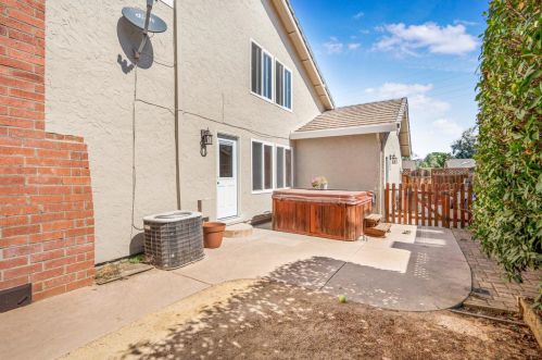 16711 Willow Creek Dr, Morgan Hill CA  95037-4819 exterior