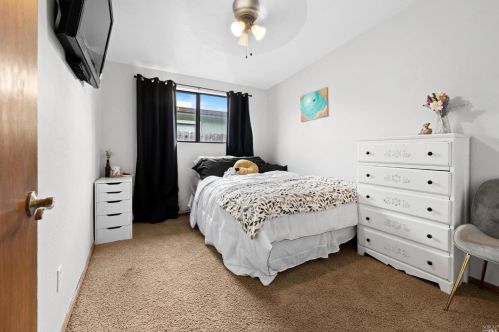 275 Carleton Dr, Ukiah CA  95482-3821 exterior