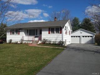 16 Thomas Jefferson Pl, Middletown, NY 10940-4511
