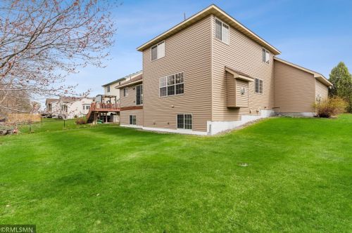 9907 Kiwi Ave, Minneapolis, MN 55443-1860
