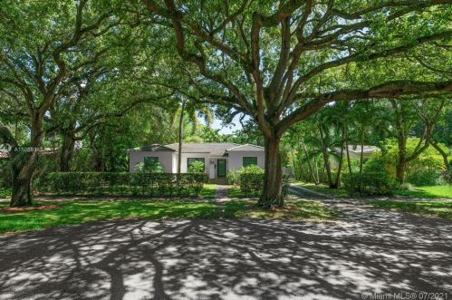54 100th St, Miami, FL 33138-2315