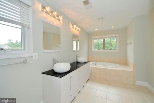 153 Amalfi Ct, Purcellville VA  20132-5816 exterior