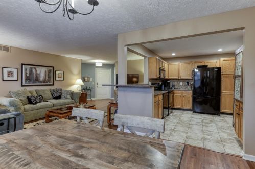 403 Deepwoods Dr, Newport, KY 41076-3796