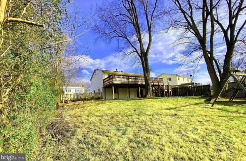 13716 Greenwood Dr, Woodbridge, VA 22193-2525