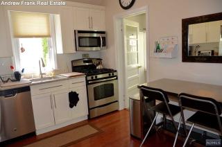 16 Robinhood Ave, Closter NJ  07624-1130 exterior