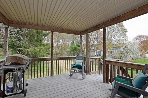 15 Benneville Rd, Milford CT  06461-2432 exterior