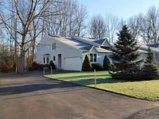 3055 Amesbury Dr, Radisson, NY 13027-1648
