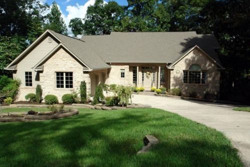 146 Lynhurst Dr, Crossville, TN 38558-6461
