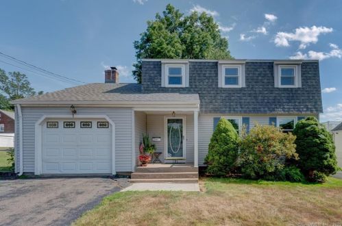 191 Russell St, Middletown, CT 06457-4323