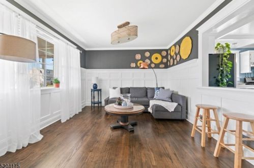 21 Bank St, Manville NJ  08835-2401 exterior