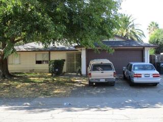 30 Kennelford Cir, Sacramento CA  95823-5320 exterior