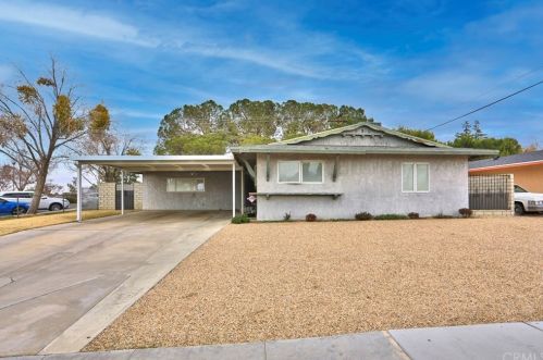 16352 Avalon Ave, Victorville, CA 92395-3406