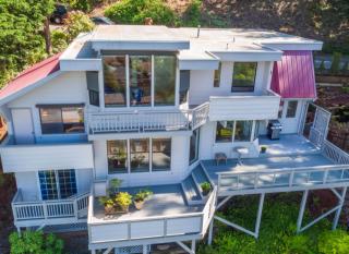 245 Garden Ter, Bellingham WA  98225-5421 exterior