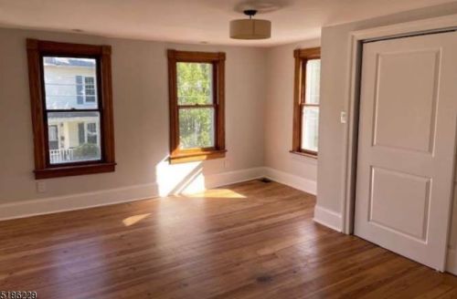 208 Depue St, Belvidere NJ  07823-1415 exterior