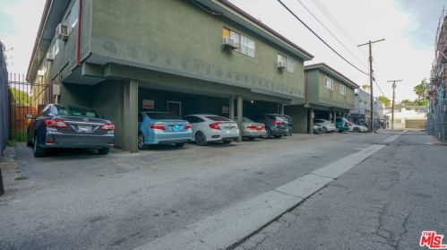 5027 Buffalo Ave, Van Nuys CA  91423-1413 exterior