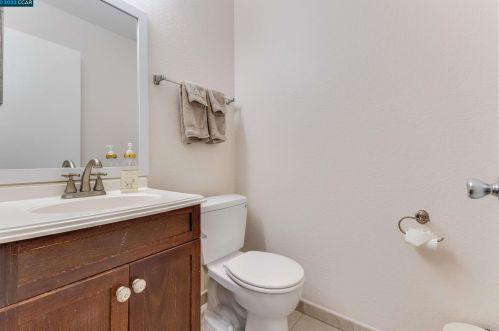 7686 Arbor Creek Cir, Pleasanton CA  94568-2264 exterior
