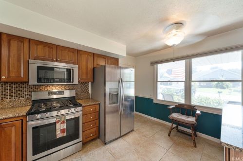 524 Rivers Edge Ct, Mishawaka IN 46544-4173 exterior