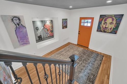 2437 Pioneer Ave, Pittsburgh, PA 15226-1557