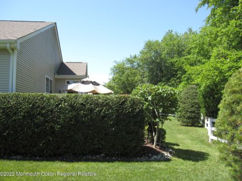 20 Plymouth Ct, Jackson Twp NJ  08527-6415 exterior