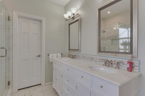 2012 Walden Blvd, Lewisville TX  75022-4472 exterior