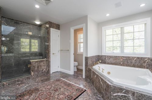 5 Gregory Ln, Newtown Square PA  19073-1518 exterior