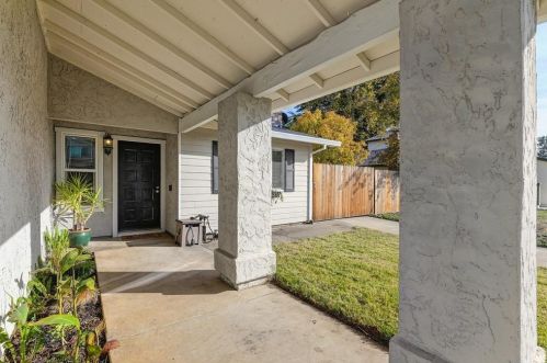 8437 Juglans Dr, Citrus Heights CA  95662-3048 exterior