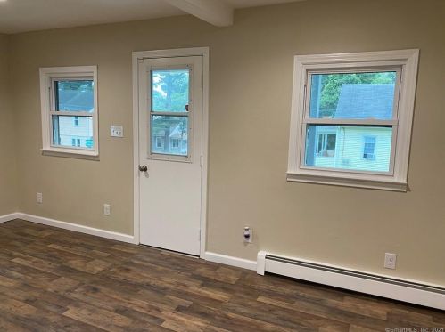 15 Saville St, Windsor CT  06095-4450 exterior