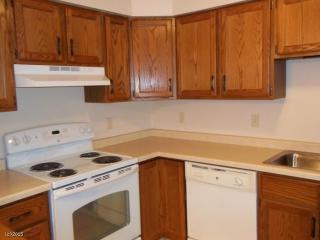 1325 Vandenbroek Rd, Little Chute, WI 54140-1069