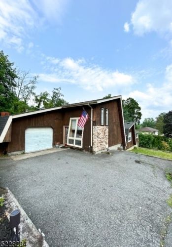 50 Riverview Ave, Lincoln Park, NJ 07035-2240
