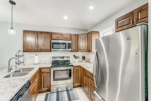 403 Club Dr, West Palm Beach, FL 33418-7073