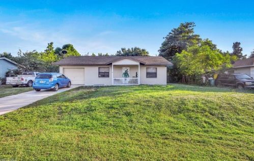 5384 23rd Ave, Naples, FL 34116-6824