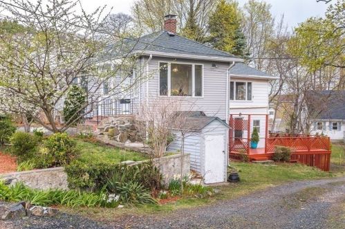 57 Buena Vista St, Swampscott, MA 01907-1741