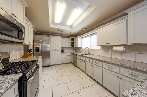 3354 Summer Ln, Madera CA  93637-6001 exterior