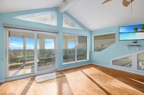 1320 Seaspray Ln, Sanibel FL  33957-2619 exterior