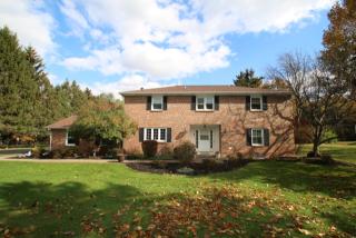 8 Surrey Hill Ln, Pittsford, NY 14534-9726