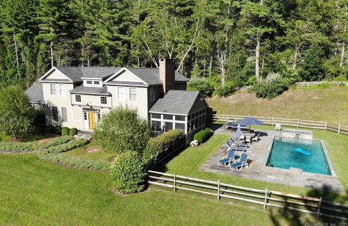194 Salmon Kill Rd, Lakeville, CT 06039-7703