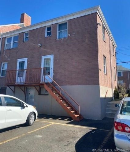 138 Seaton Rd, Stamford, CT 06902-3207