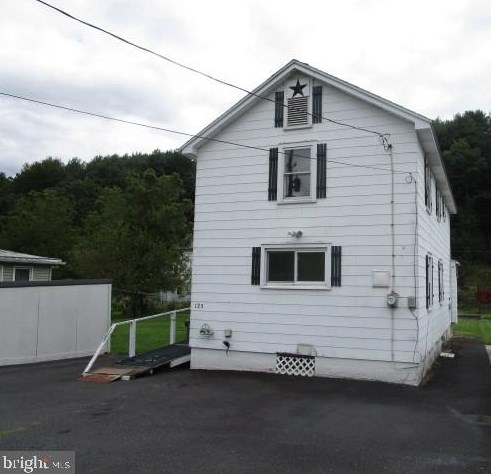 125 Walnut St, West Cressona, PA 17929-1009
