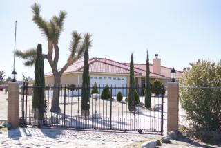 12069 Amarillo Rd, Phelan, CA 92371-4421