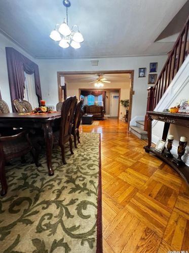 102-35 129th St, Jamaica, NY 11418-2811