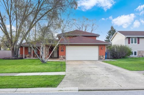 1652 97th Ave, Crown Point, IN 46307-2431