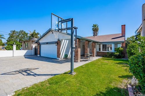 6826 Katherine Ave, Van Nuys, CA 91405-4039