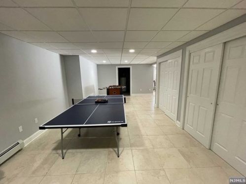 32 Crescent Dr, Skyline Lakes NJ  07456-1109 exterior