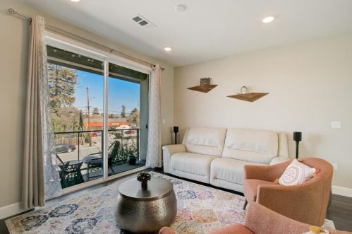 920 Duane Ave, Sunnyvale, CA 94085-3919