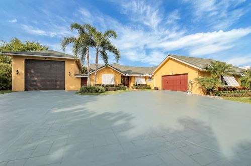 8813 Wendy Ln, West Palm Beach FL  33411-6522 exterior