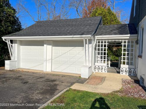 227 Dunhams Corner Rd, East Brunswick NJ  08816-3415 exterior