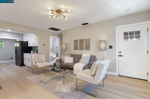 4216 Knoll Ave, Oakland CA  94619-3025 exterior