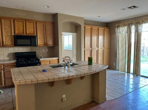 18 Tonga Ct, Elk Grove, CA 95758-7230