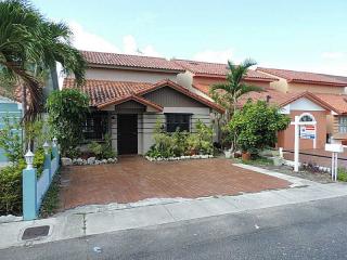2728 54th St, Hialeah, FL 33016-4082
