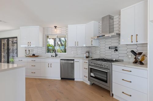 8 Celine Dr, Santa Barbara CA  93105-1911 exterior